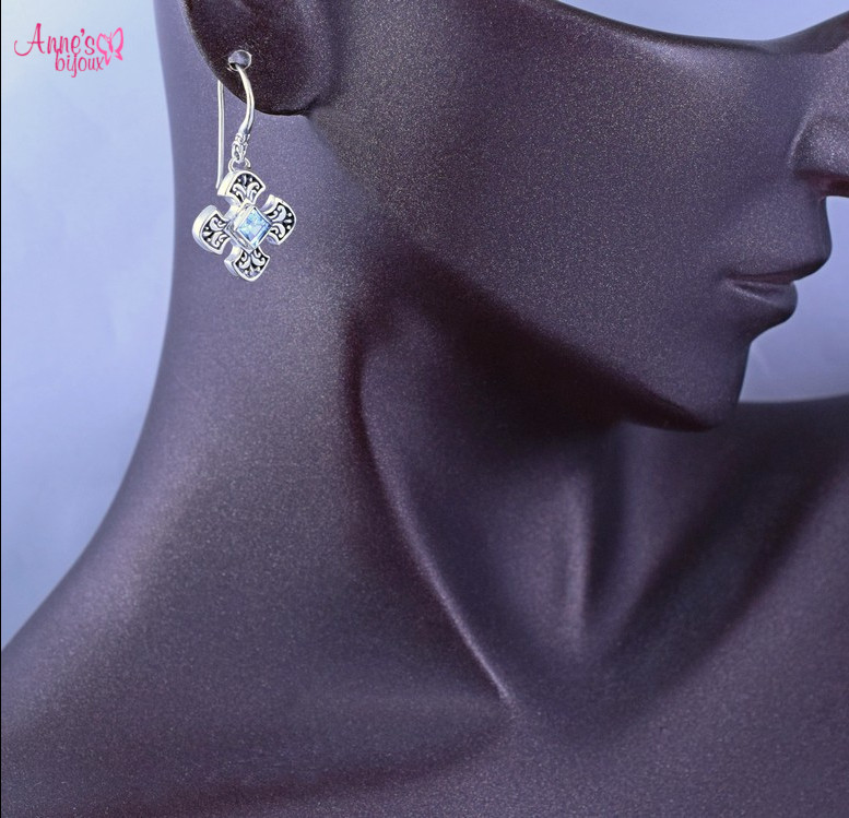 Cercei handmade din argint cu topaz albastru fațetat-18288